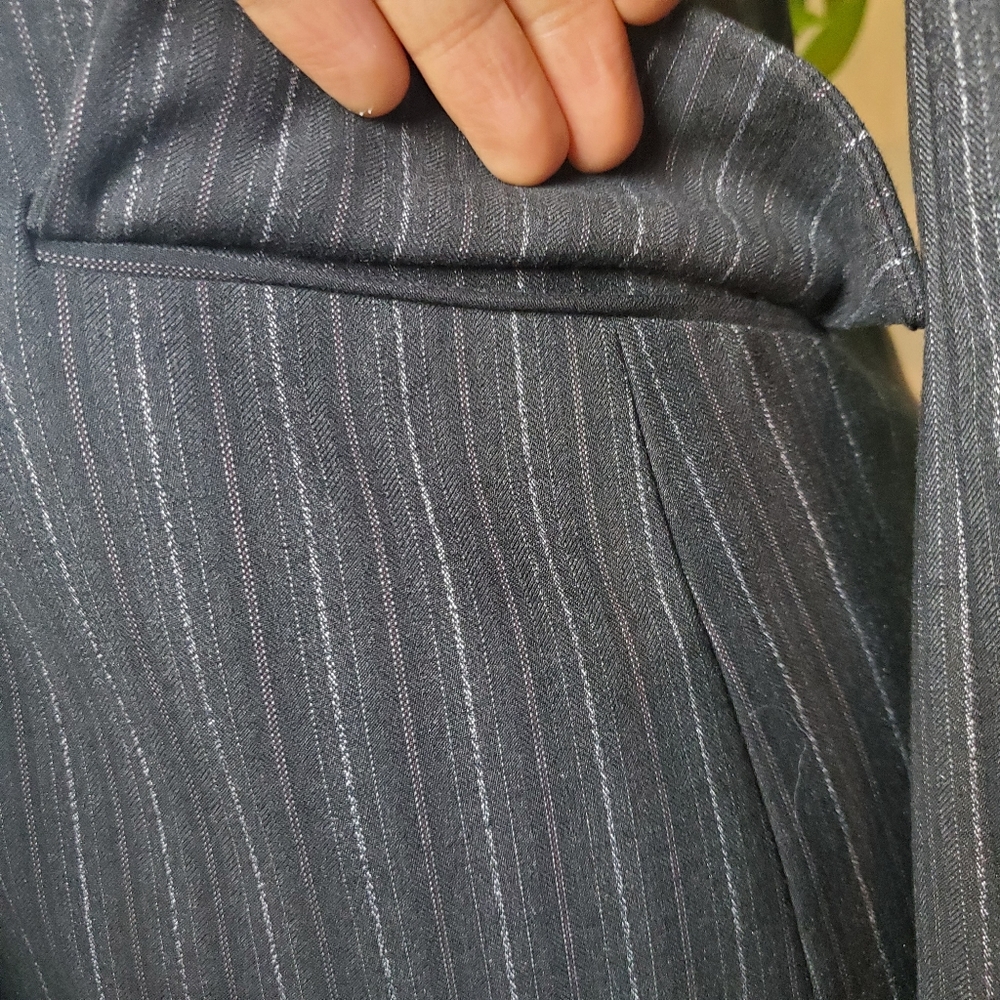 BCBG MAXAZRIA | Pinstripe Single Breasted Contoured Collared Blazer Jacket - Picture 5 of 12